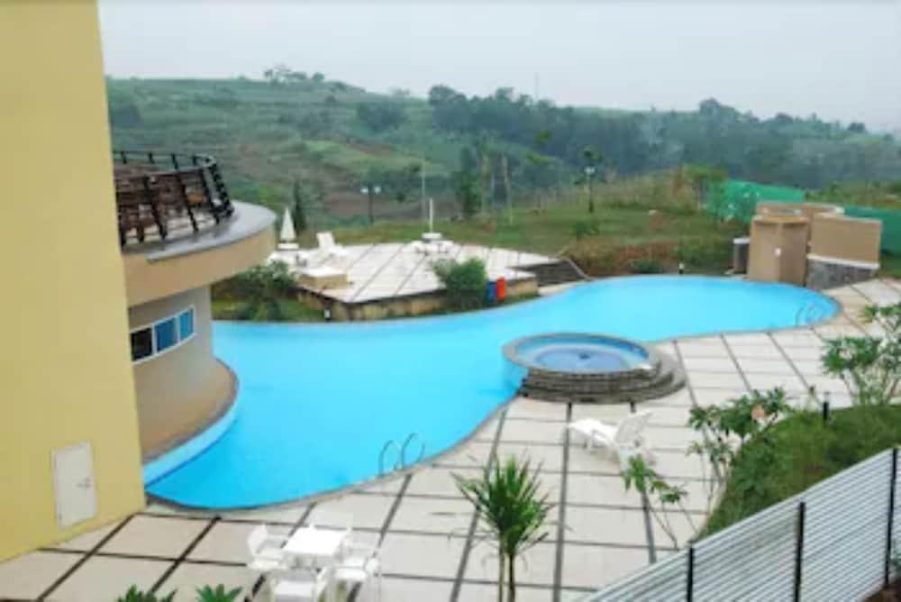 Marbella Suites Bandung Cimenyan Esterno foto