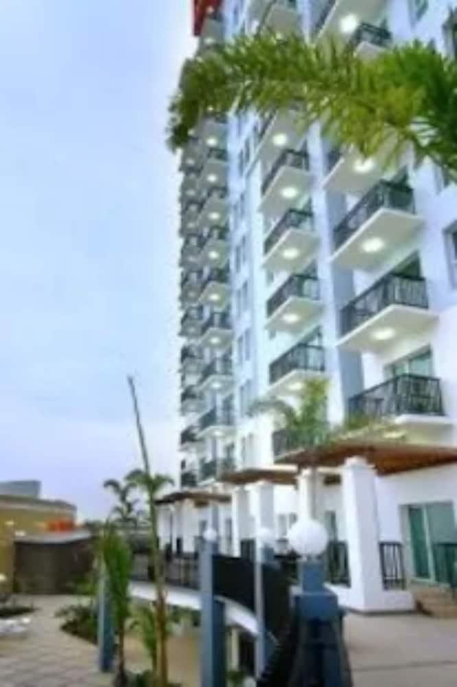 Marbella Suites Bandung Cimenyan Esterno foto