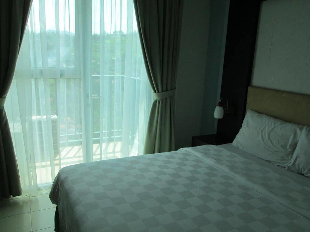 Marbella Suites Bandung Cimenyan Esterno foto