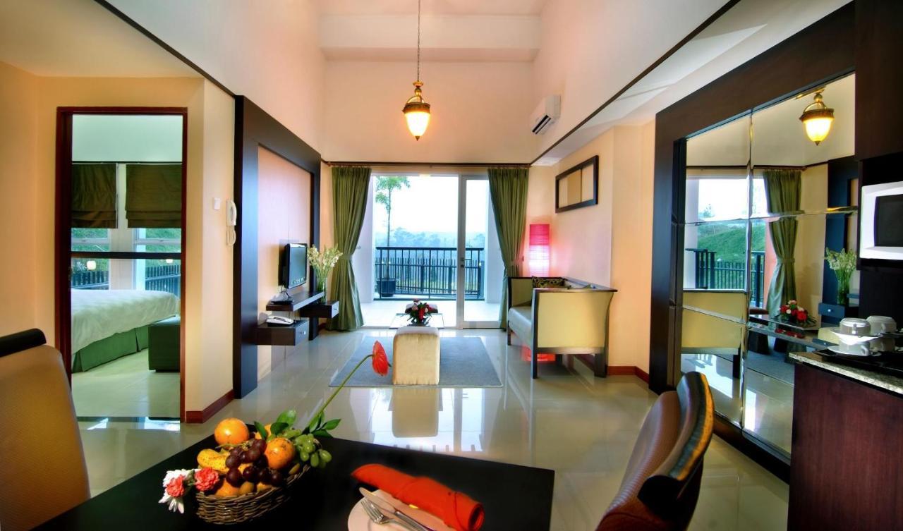Marbella Suites Bandung Cimenyan Esterno foto